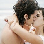 Dating Girls-Get Long Passion Kiss from Boyfriend